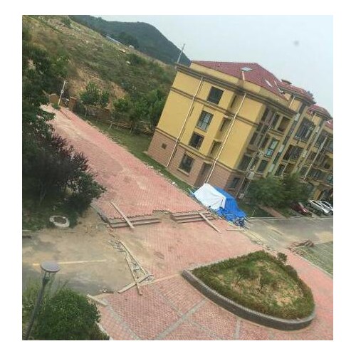 山河城等三个新建小区交房 景观广场要改成停车场