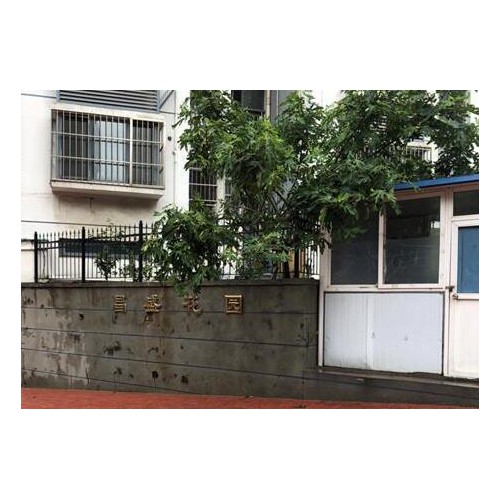 昌盛花园电梯故障不断 使用标志已超期