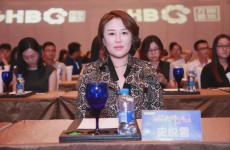 美女总裁史锐雪涉嫌诈骗美国被捕 万国置地曾在国内被查