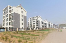 道路施工半途而废，胶州城阳星城居民出行不便